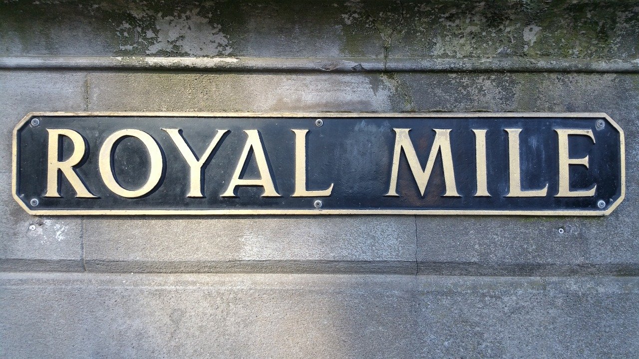 Royal Mile in Edinburgh – Rasenmarkt, High Street
