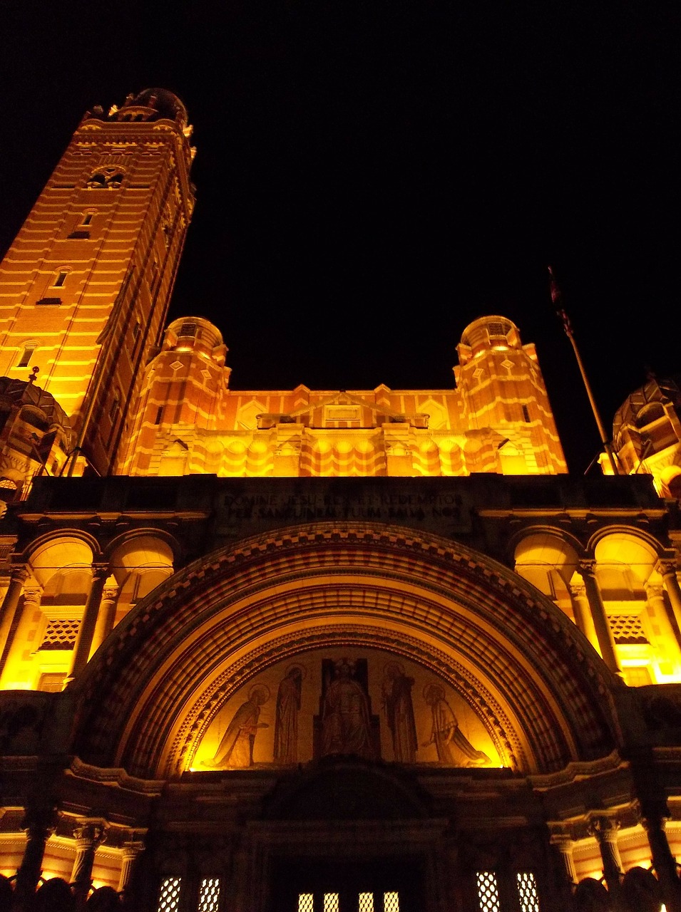 Westminster Kathedrale Steckbrief – Geschichte, Architektur