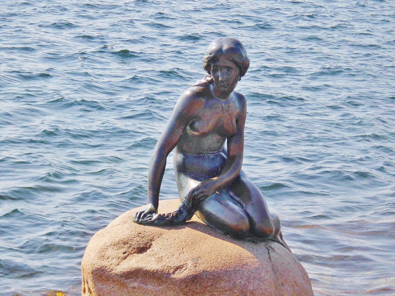 Die kleine Meerjungfrau (Statue in Kopenhagen) – Steckbrief & Bilder